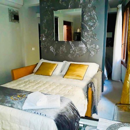 Suite Dream On The River Velence Kültér fotó